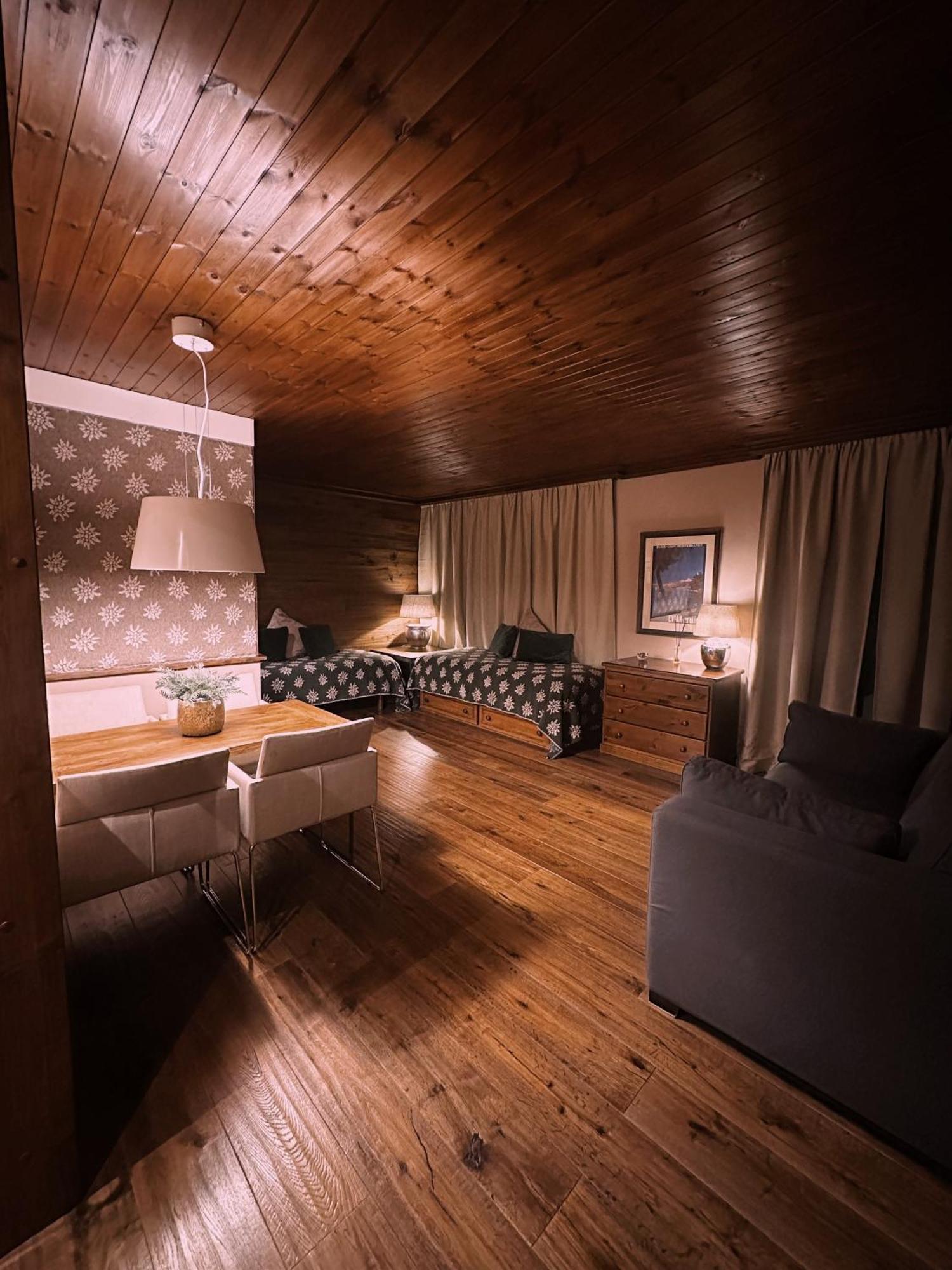 ברויל-קרוויניה Le Samovar Guest House מראה חיצוני תמונה