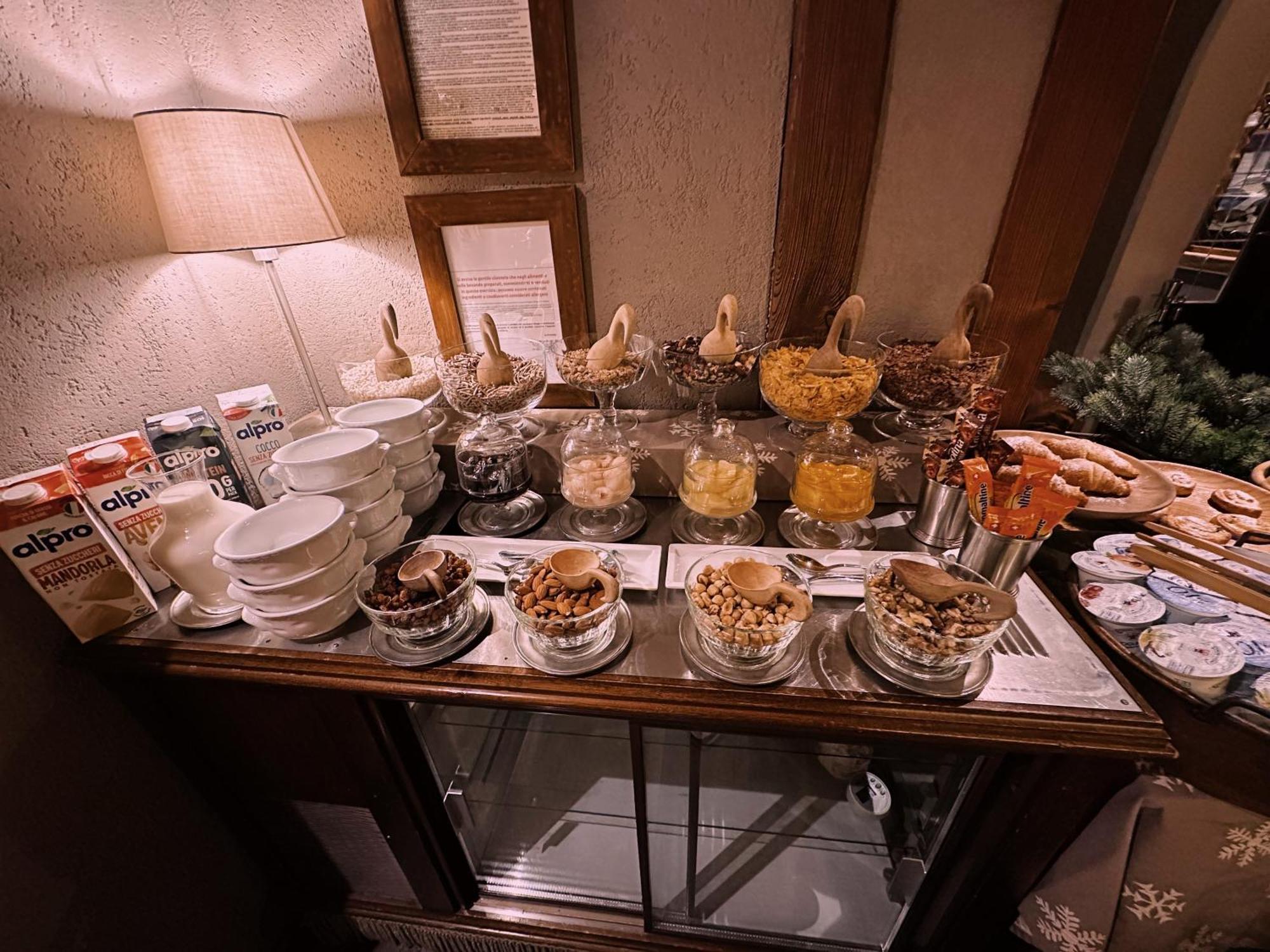 ברויל-קרוויניה Le Samovar Guest House מראה חיצוני תמונה